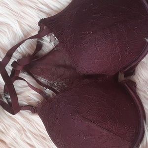 New Listing!! Brand New VICTORIA'S SECRET VERY SEXY PLUNGE BRA- 32DD